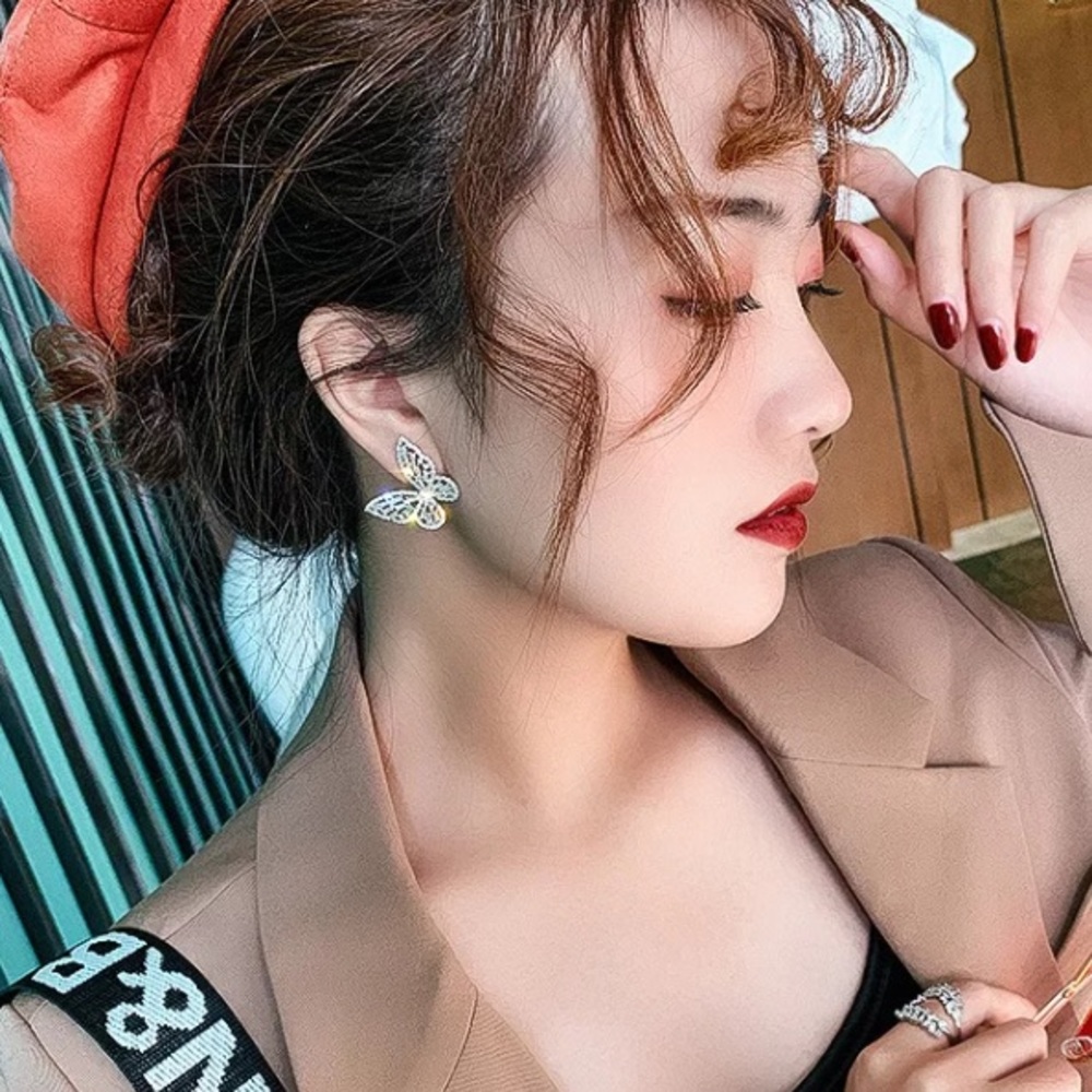 NEW Shiny Butterfly Silver Stud Earrings - Picture 7 of 8